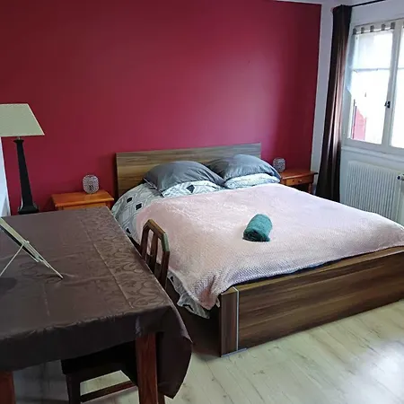 A Chatelus, Au Calme Dans L'allier Holiday home